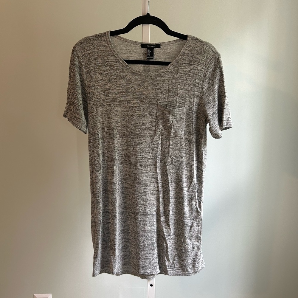 Forever 21 Gray Short Sleeve Pocket Top
